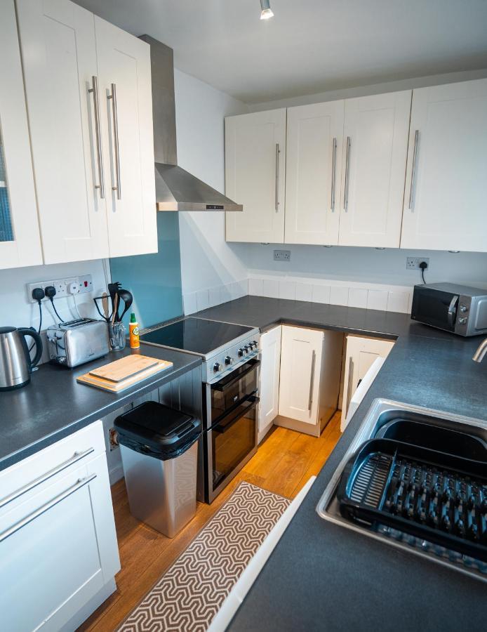 Comfortable House In Nuneaton Sleeps5 Free Parking Good Amenites ภายนอก รูปภาพ