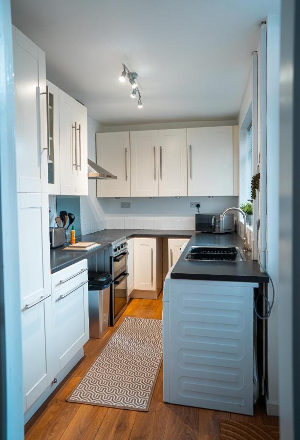 Comfortable House In Nuneaton Sleeps5 Free Parking Good Amenites ภายนอก รูปภาพ