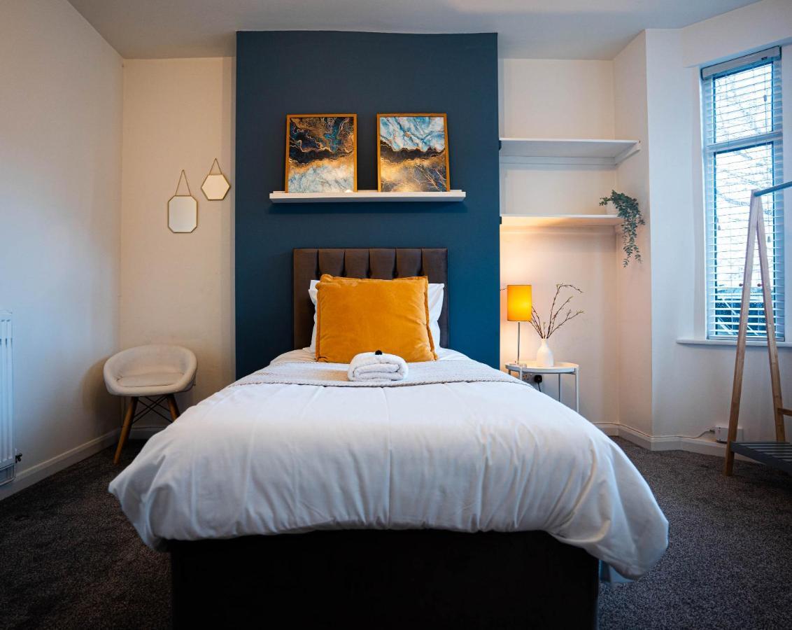 Comfortable House In Nuneaton Sleeps5 Free Parking Good Amenites ภายนอก รูปภาพ